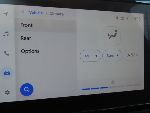 Used 2024 Toyota Highlander LE AWD/4WD image 36