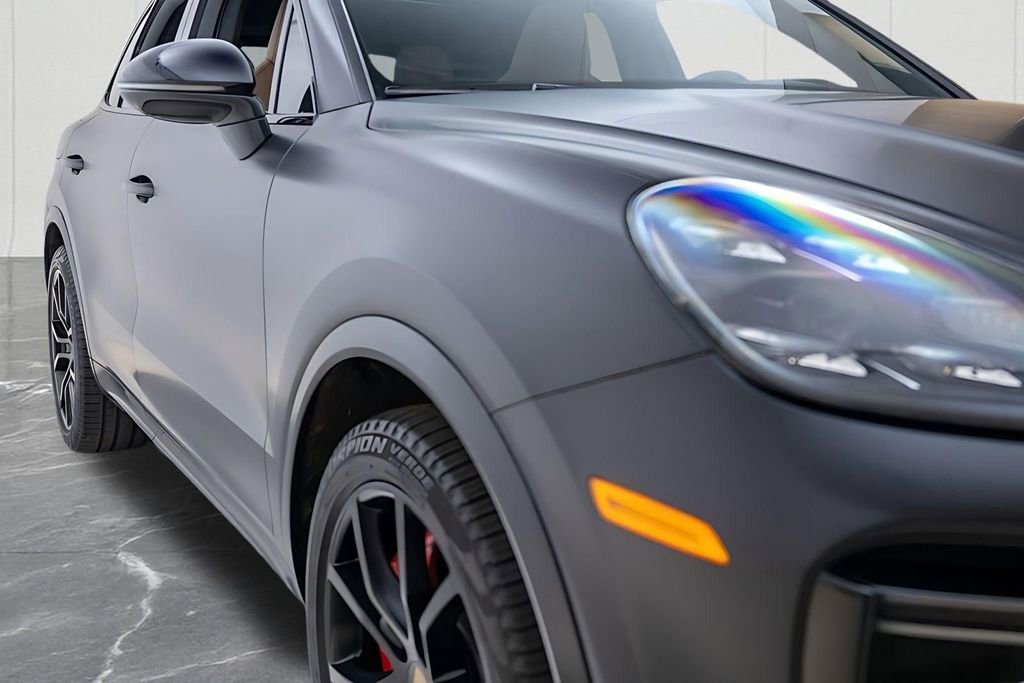 Used 2022 Porsche Cayenne Turbo image 10