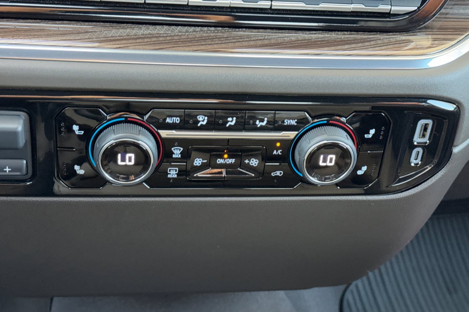 Used 2025 Chevrolet Silverado 1500 LT image 21