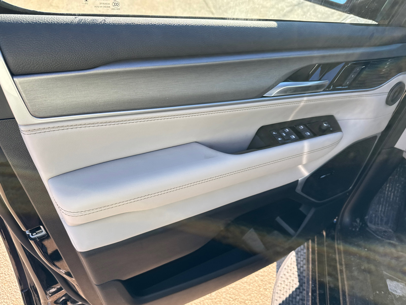 New 2026 Jeep Grand Wagoneer L 4WD image 13
