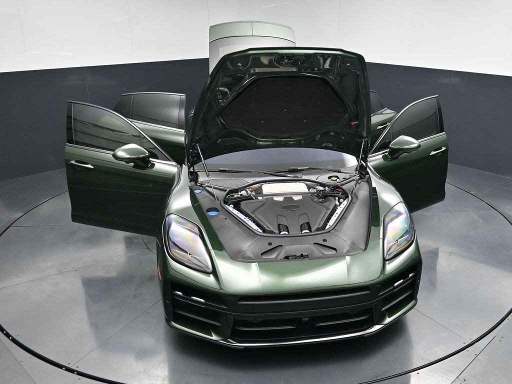 Certified 2026 Porsche Panamera GTS AWD/4WD image 30