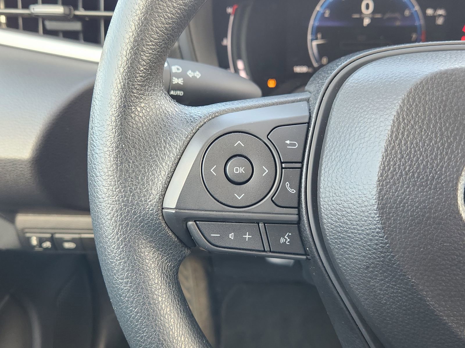 Used 2026 Toyota Corolla LE image 32