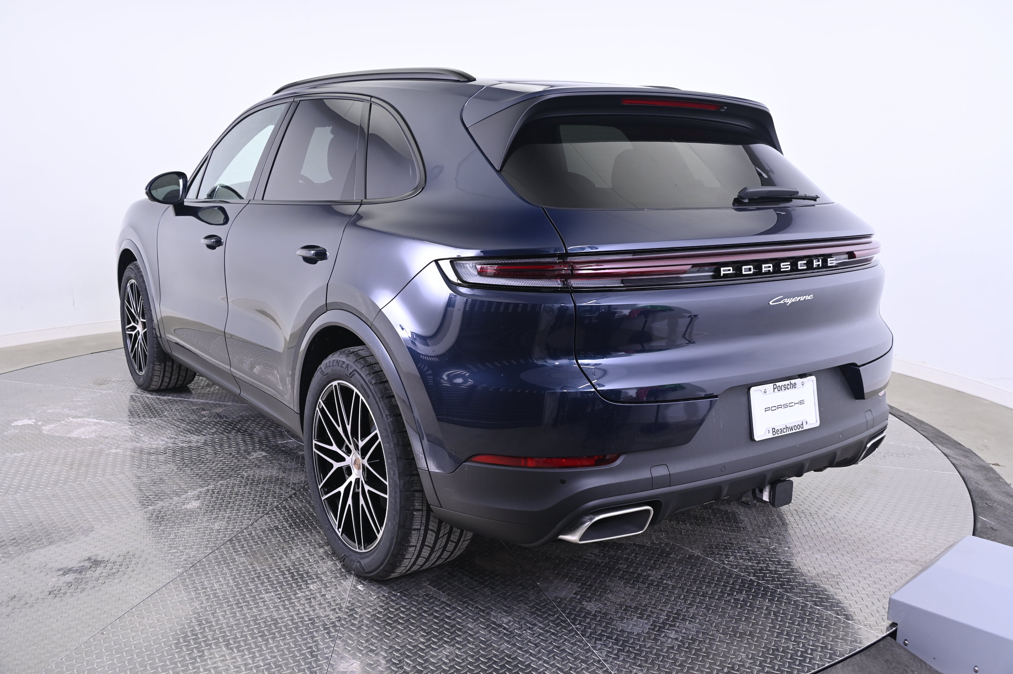 Certified 2026 Porsche Cayenne AWD/4WD image 3