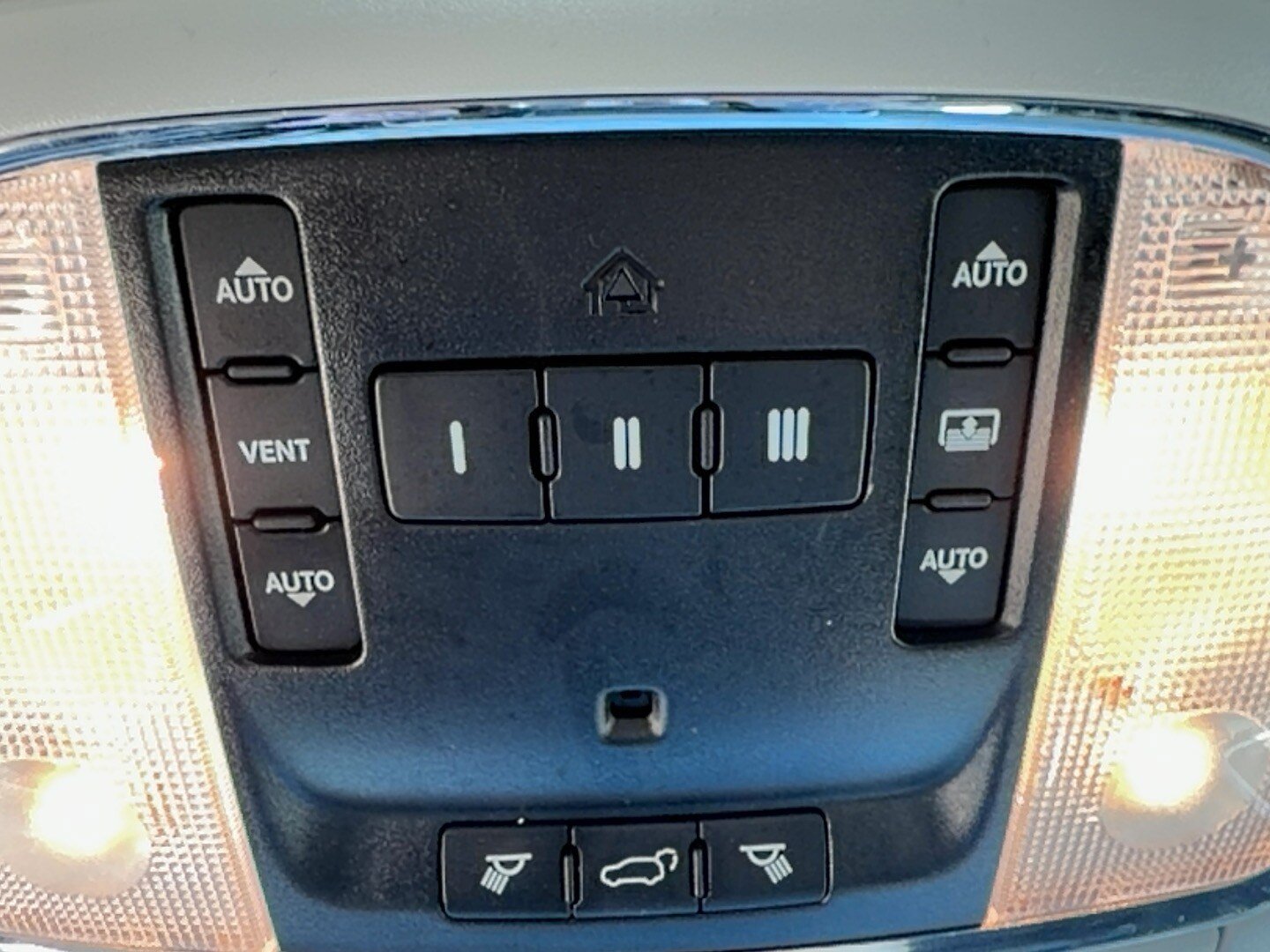 Used 2018 Jeep Grand Cherokee Summit AWD/4WD image 13