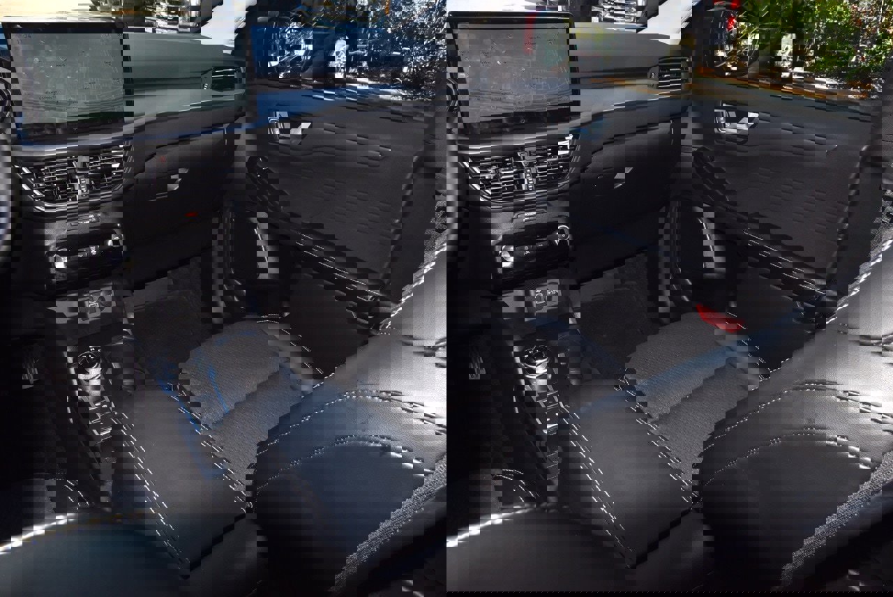 Used 2024 Ford Escape SE image 17