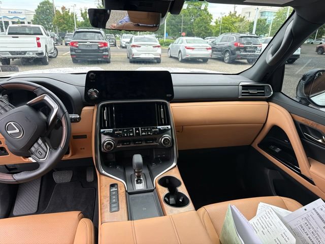 Used 2025 Lexus LX 700h Luxury w/ Appearance Package AWD/4WD image 2