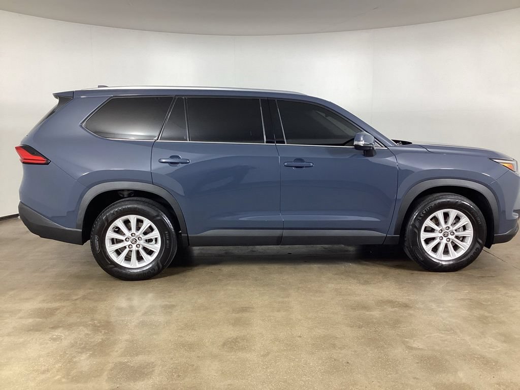 Used 2024 Toyota Grand Highlander AWD image 3