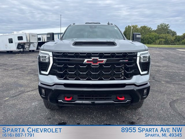 Used 2024 Chevrolet Silverado 2500 ZR2 w/ Technology Package AWD/4WD image 8