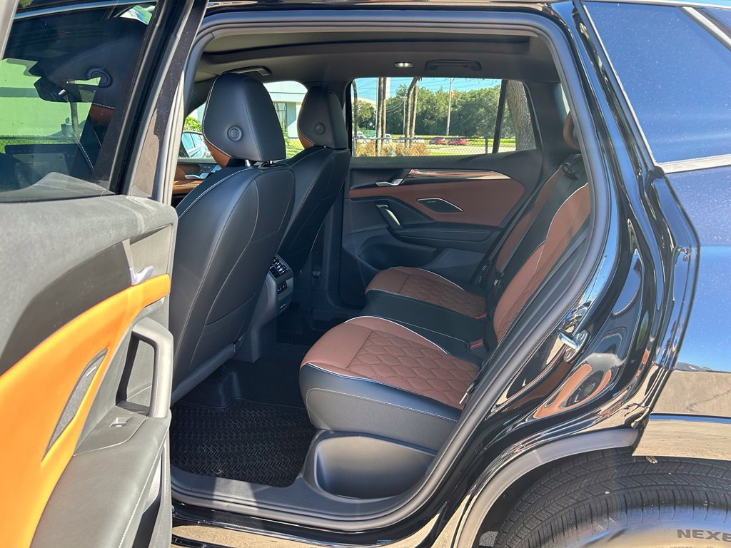 New 2027 Volkswagen Tiguan SEL R-Line AWD/4WD image 50