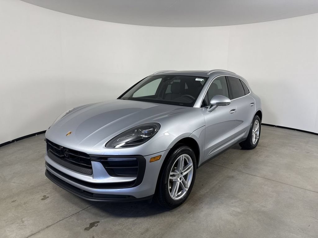 Certified 2026 Porsche Macan AWD/4WD image 1