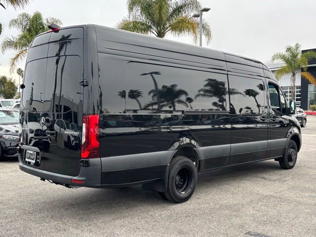 Used 2024 Mercedes-Benz Sprinter 3500 image 3
