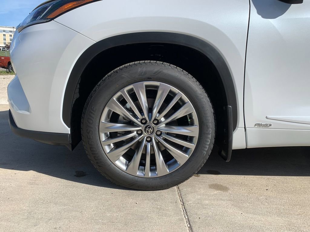 New 2026 Toyota Highlander Platinum AWD/4WD image 34