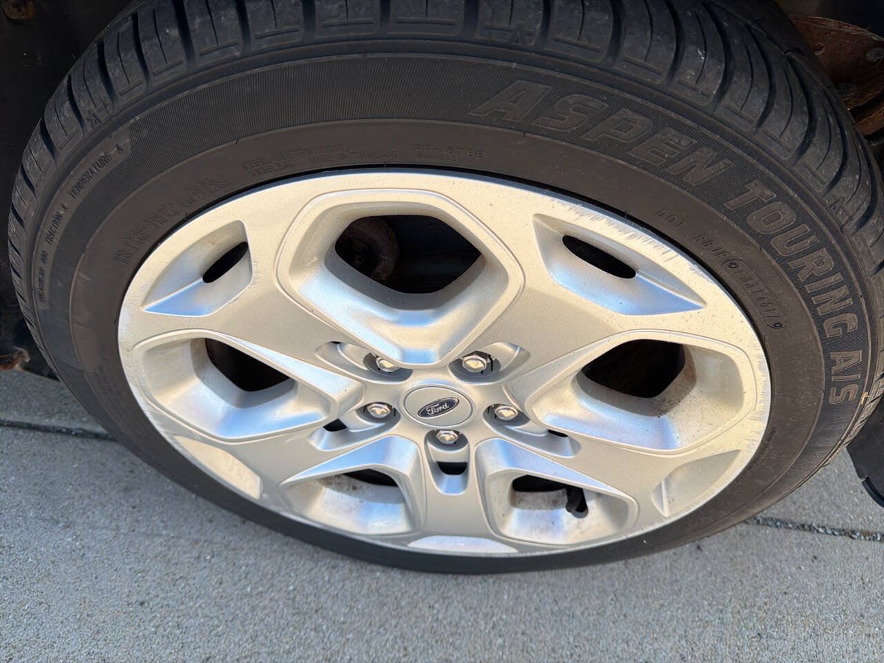 Used 2010 Ford Fusion SE FWD image 4