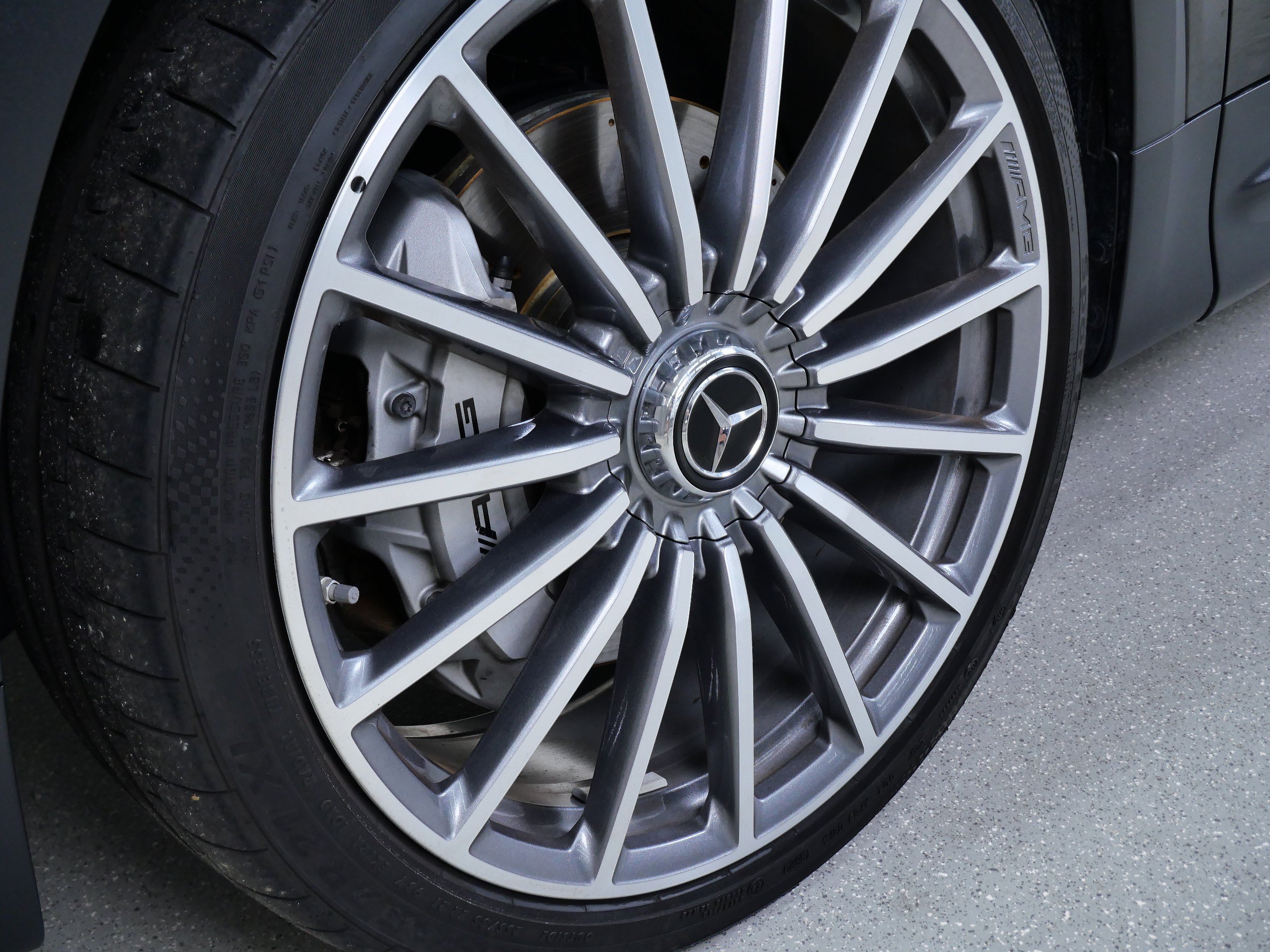 Used 2024 Mercedes-Benz GLB 35 AMG 4MATIC image 13