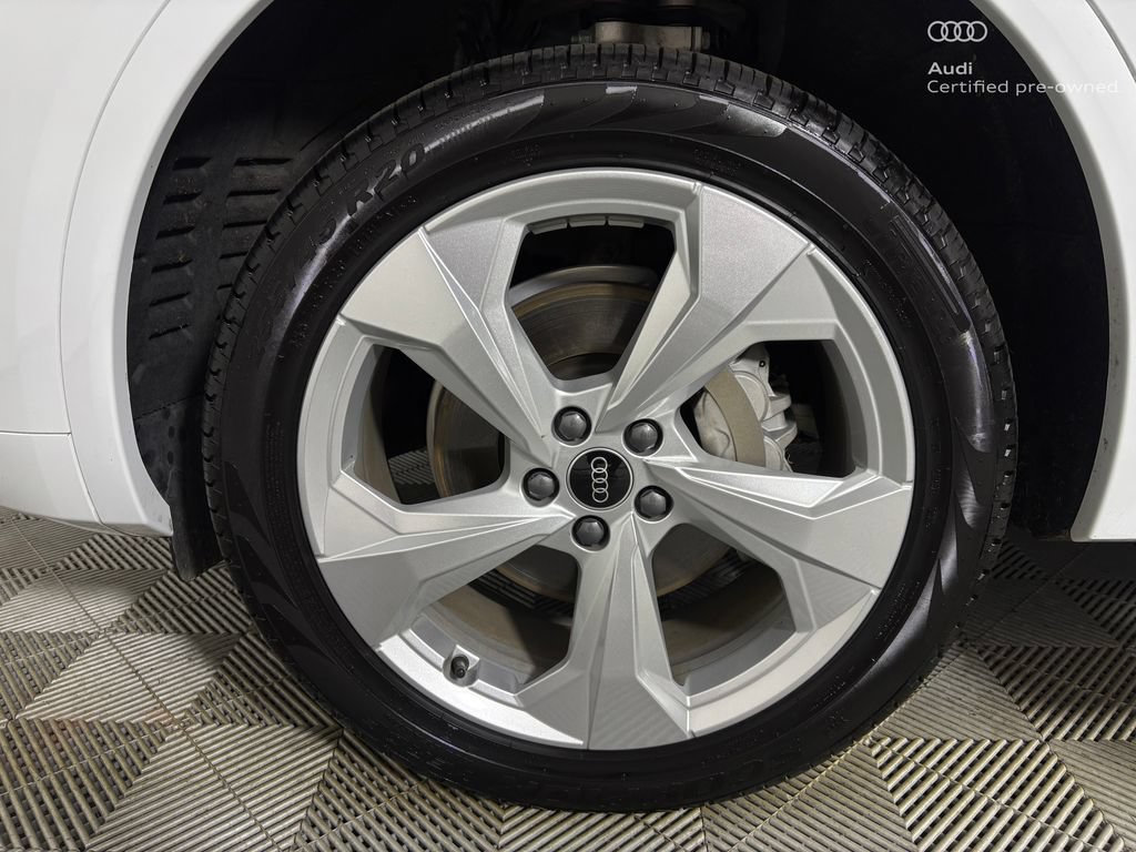 Certified 2025 Audi Q5 2.0T Premium Plus w/ Premium Plus Package AWD/4WD image 32