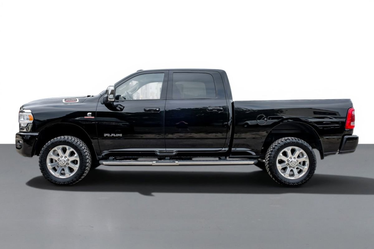 Used 2023 RAM 3500 Laramie AWD/4WD image 9