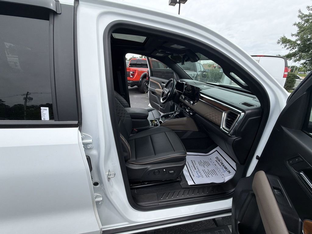 Used 2024 GMC Canyon Denali AWD/4WD image 25