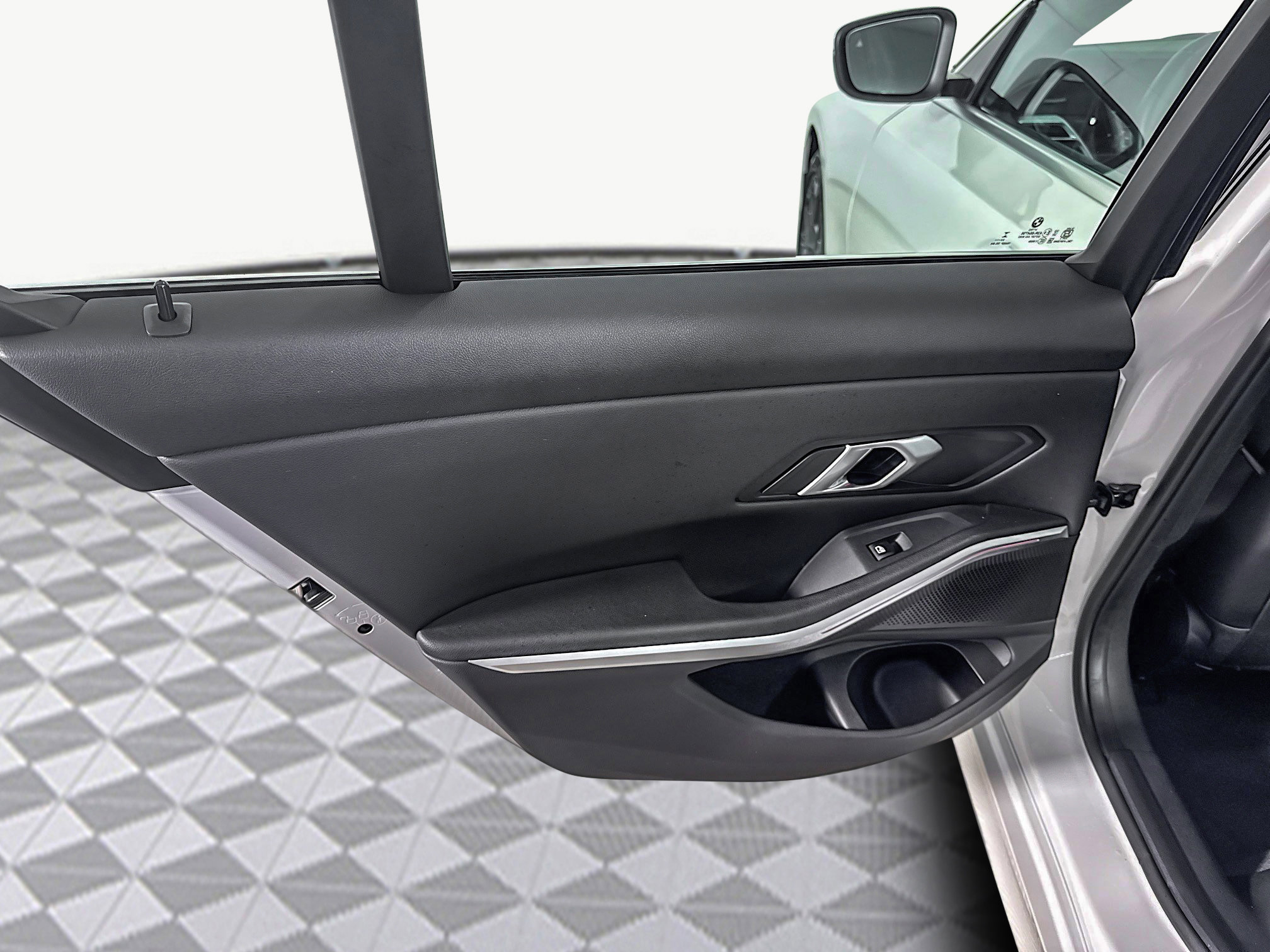 Used 2025 BMW 330i Sedan w/ Convenience Package image 26