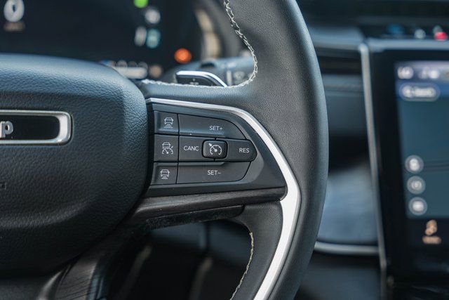 Used 2022 Jeep Grand Cherokee Limited 4xe image 37