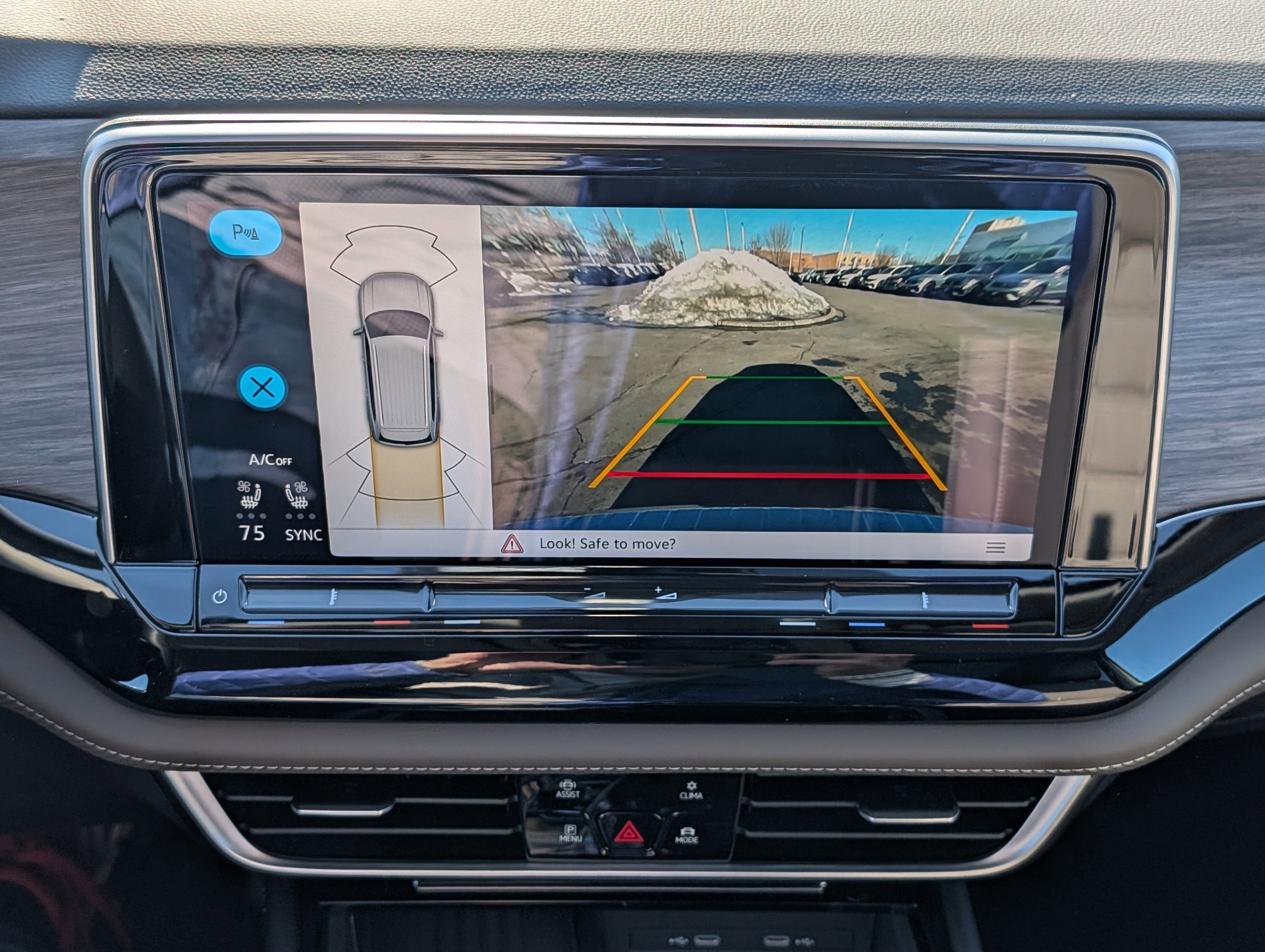 New 2026 Volkswagen Atlas SEL image 10