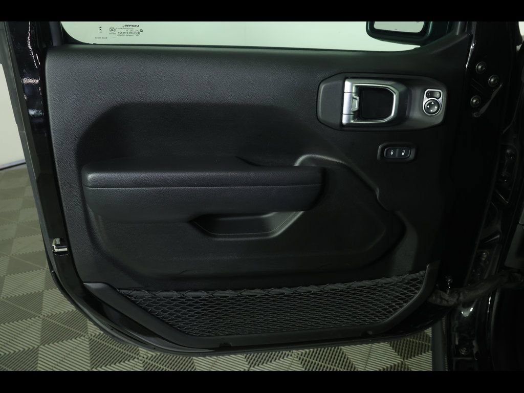 Used 2024 Jeep Wrangler Unlimited AWD/4WD image 20