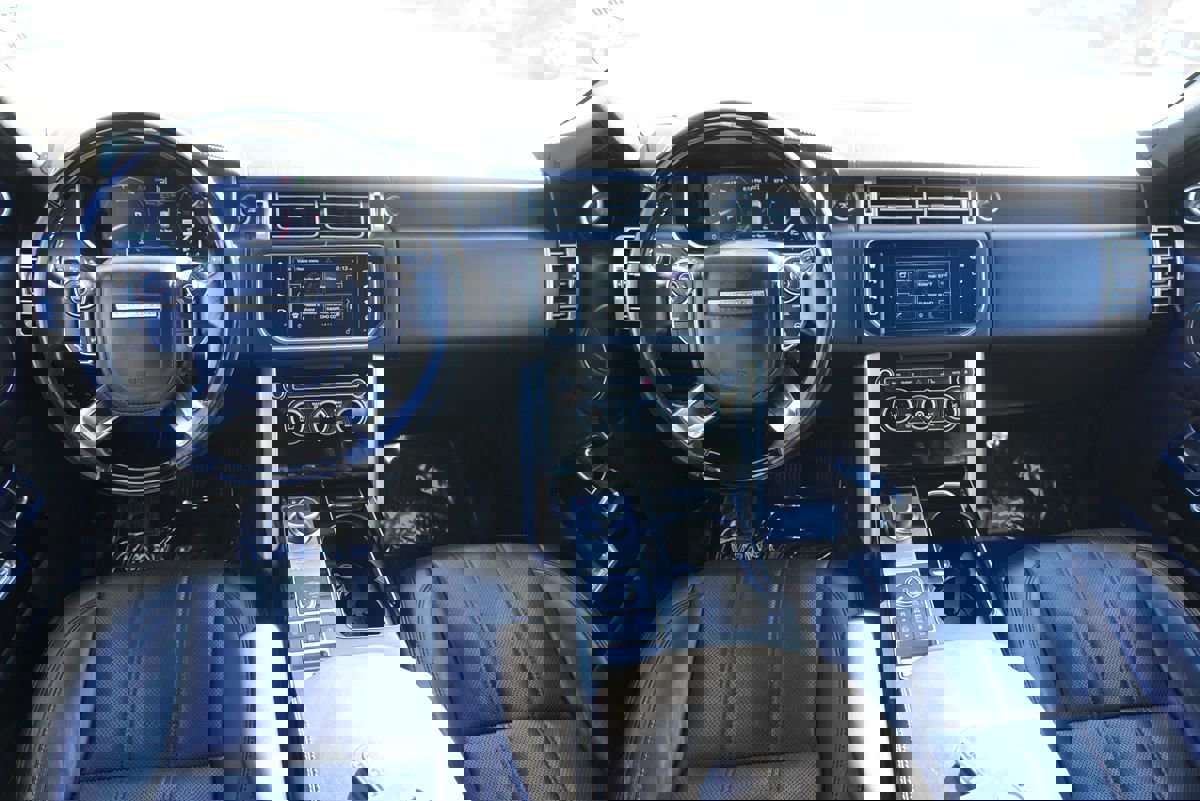 Used 2016 Land Rover Range Rover HSE image 21