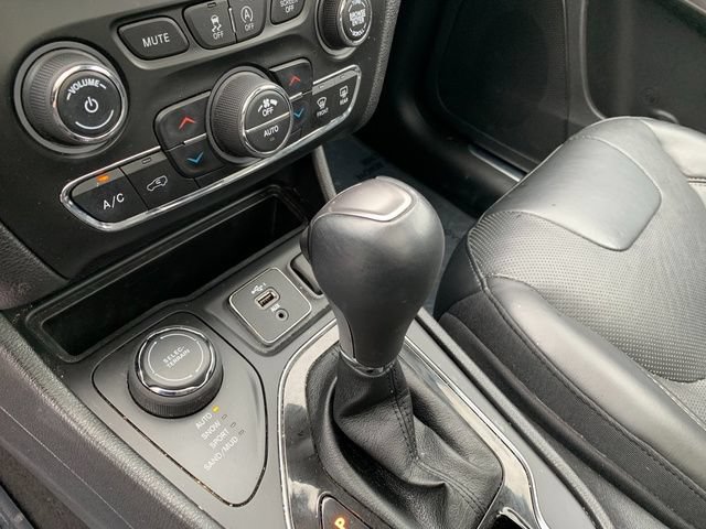 Used 2020 Jeep Cherokee Limited w/ Trailer Tow Group AWD/4WD image 21