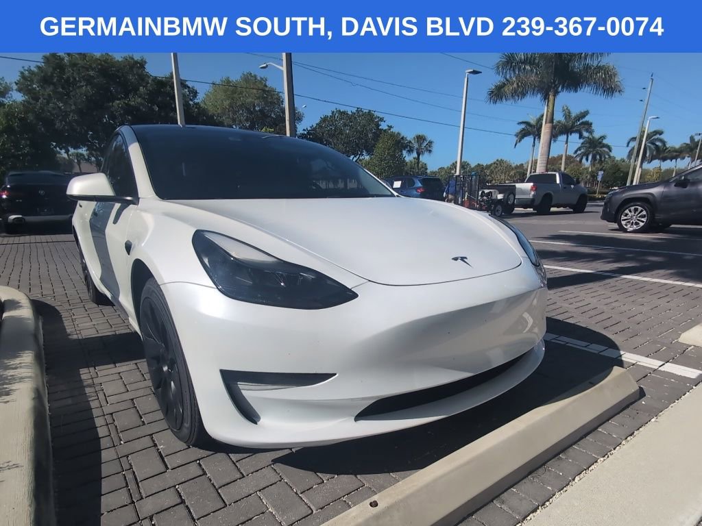 Used 2023 Tesla Model 3 Standard Range image 3