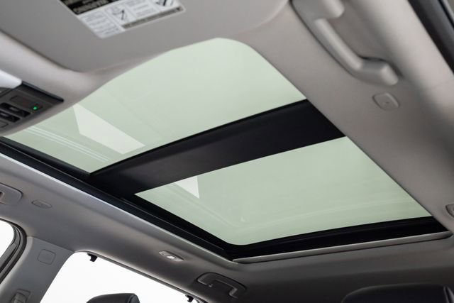 Used 2023 Nissan Rogue SV w/ SV Premium B Package image 9