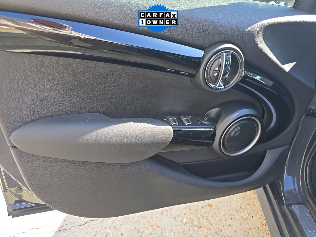 Used 2015 MINI Cooper S image 31