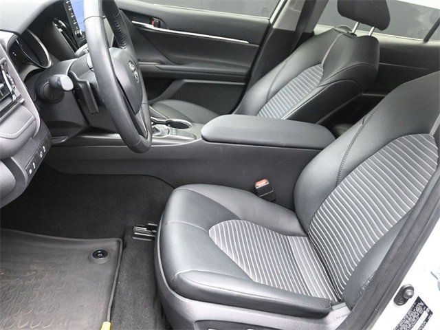 Used 2024 Toyota Camry SE image 18