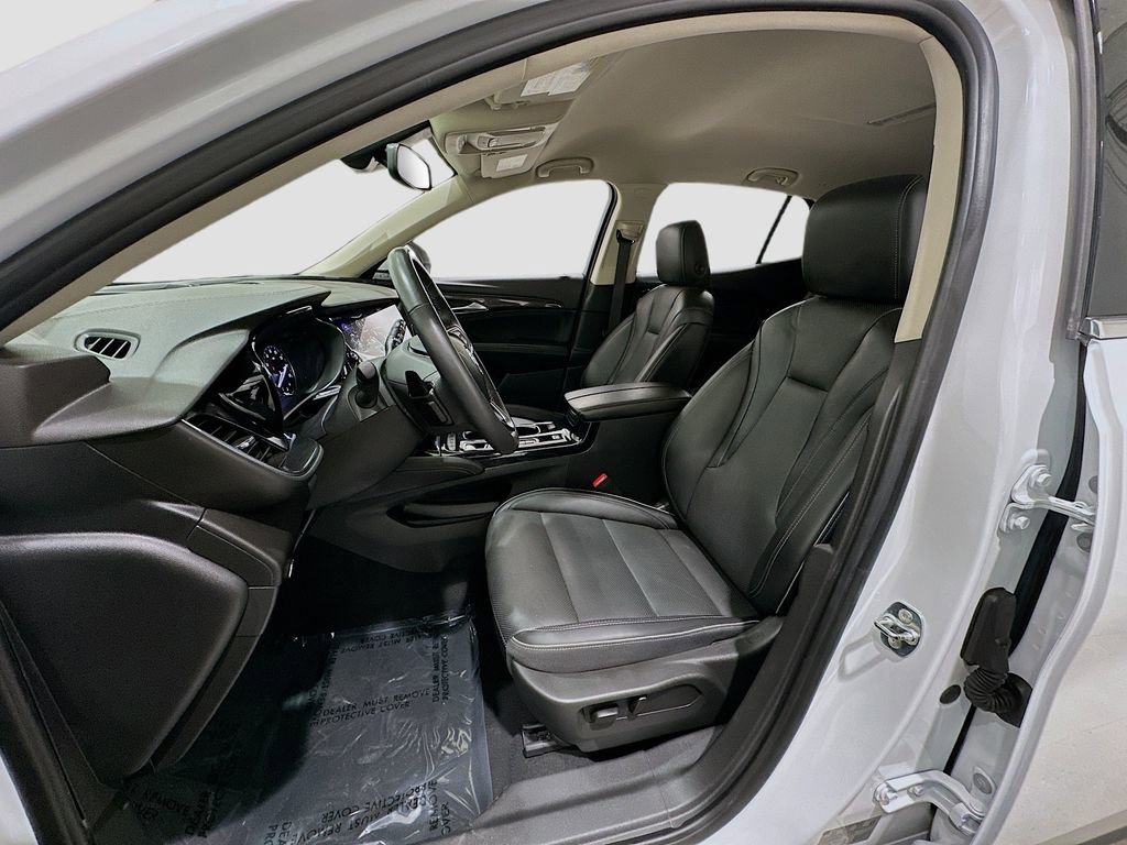 Used 2023 Buick Envision Essence image 21