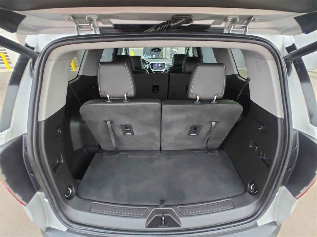 Used 2020 GMC Acadia SLT w/ Premium Package image 17