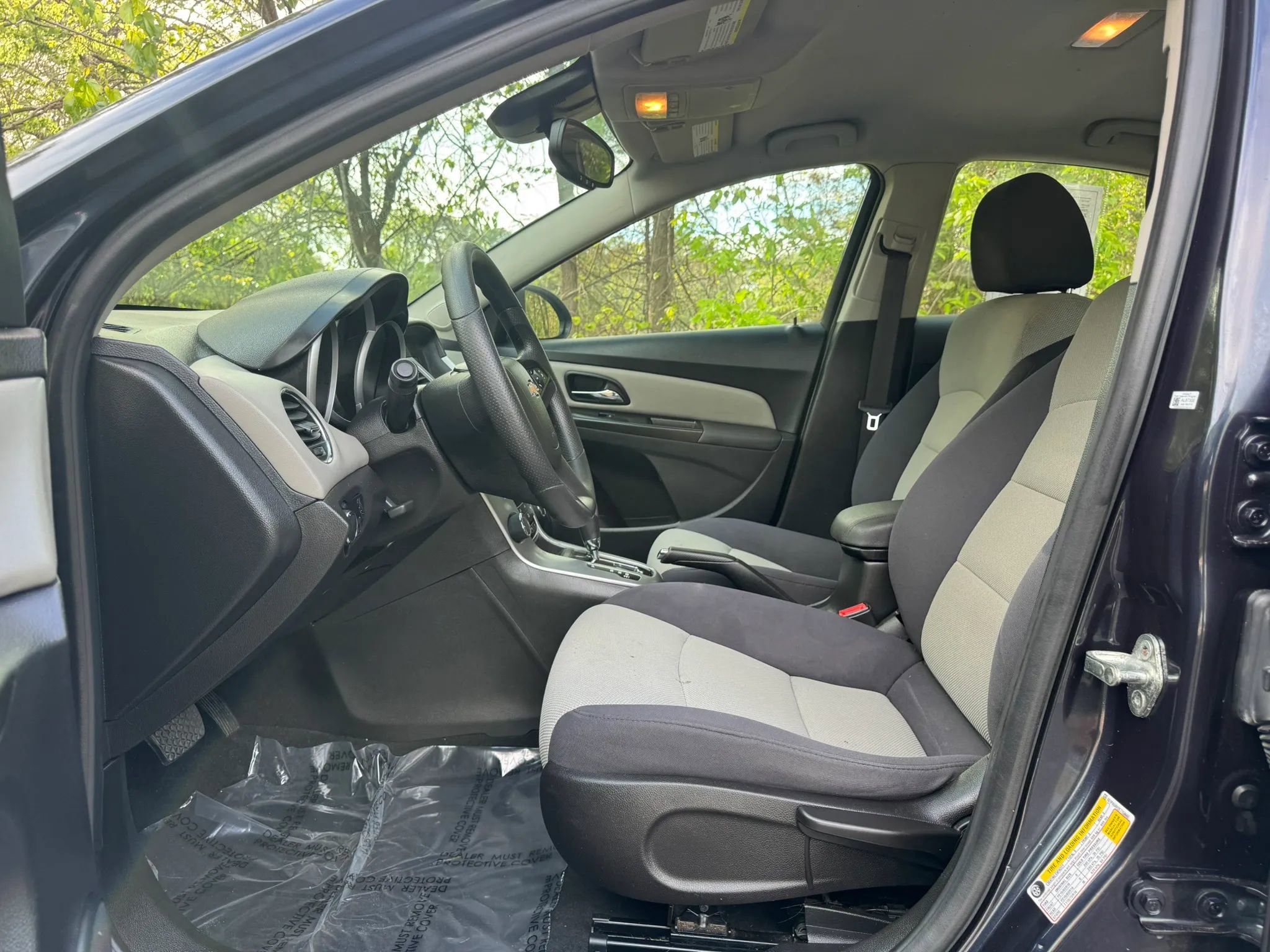 Used 2014 Chevrolet Cruze LS image 10