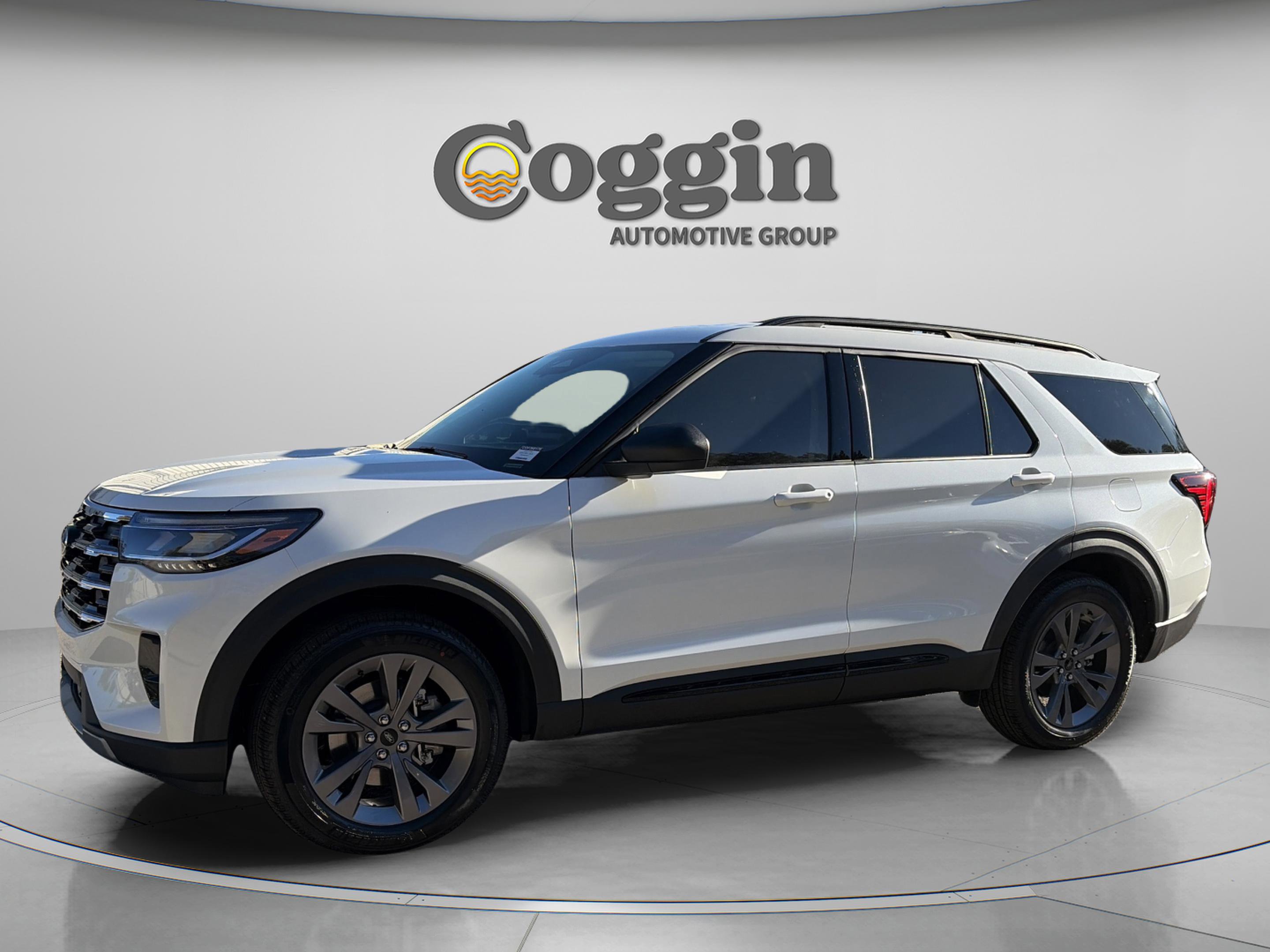 New 2026 Ford Explorer Active w/ Active Comfort Package image 1