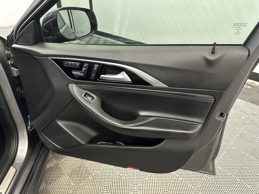 Used 2019 INFINITI QX30 AWD w/ Navigation Package image 15
