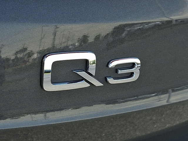 Used 2025 Audi Q3 2.0T Premium AWD/4WD image 31
