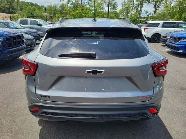 Used 2025 Chevrolet Trax RS w/ Driver Confidence Package FWD image 9