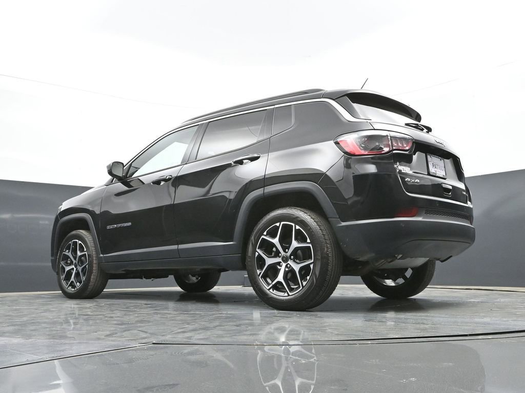 Used 2025 Jeep Compass Limited AWD/4WD image 37