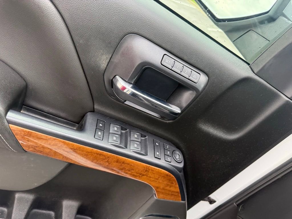 Used 2018 Chevrolet Silverado 1500 High Country AWD/4WD image 6
