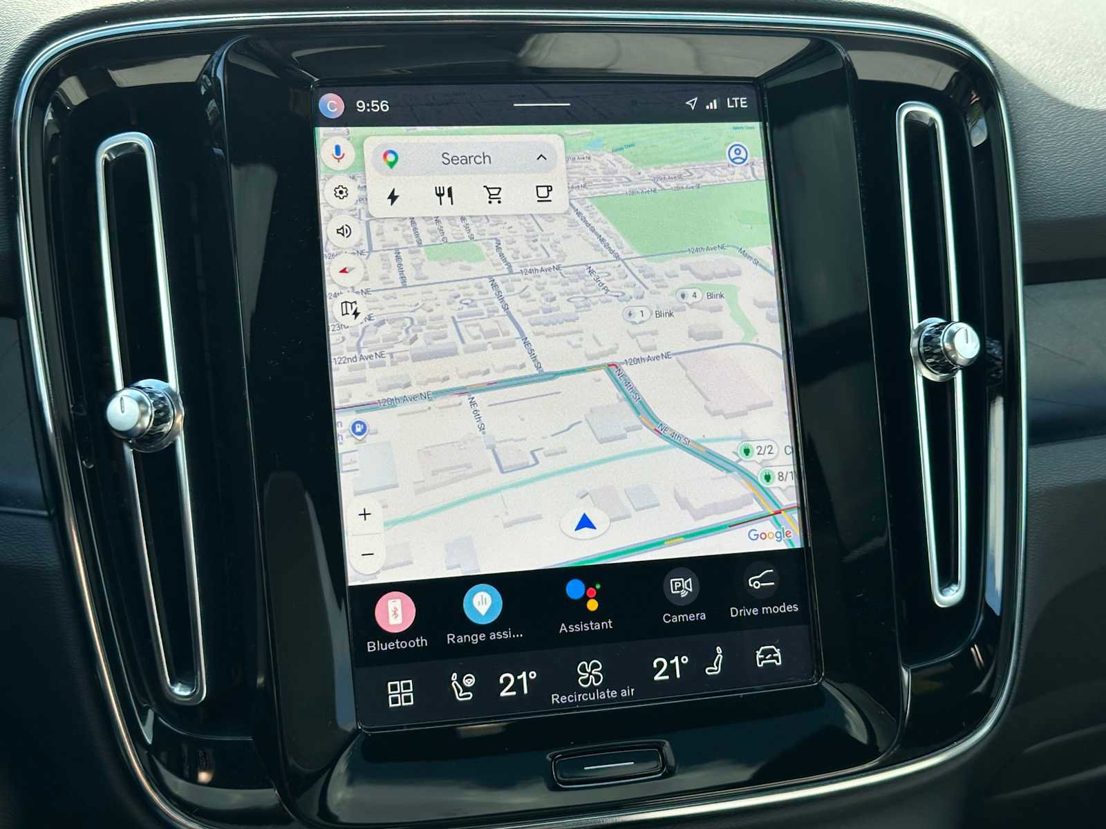 Used 2023 Volvo XC40 Recharge Ultimate image 27