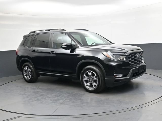 Used 2022 Honda Passport TrailSport image 2