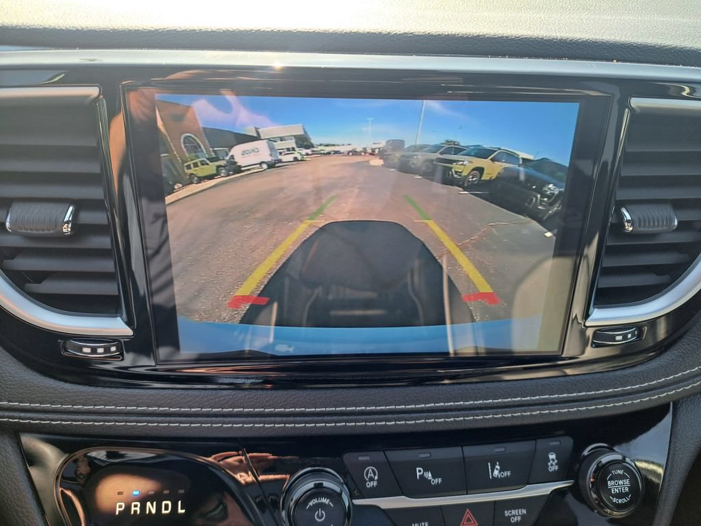 Used 2025 Chrysler Pacifica Limited FWD image 16