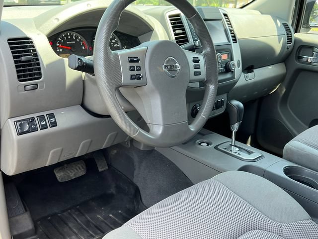 Used 2020 Nissan Frontier SV w/ Midnight Edition Floor Mats AWD/4WD image 17