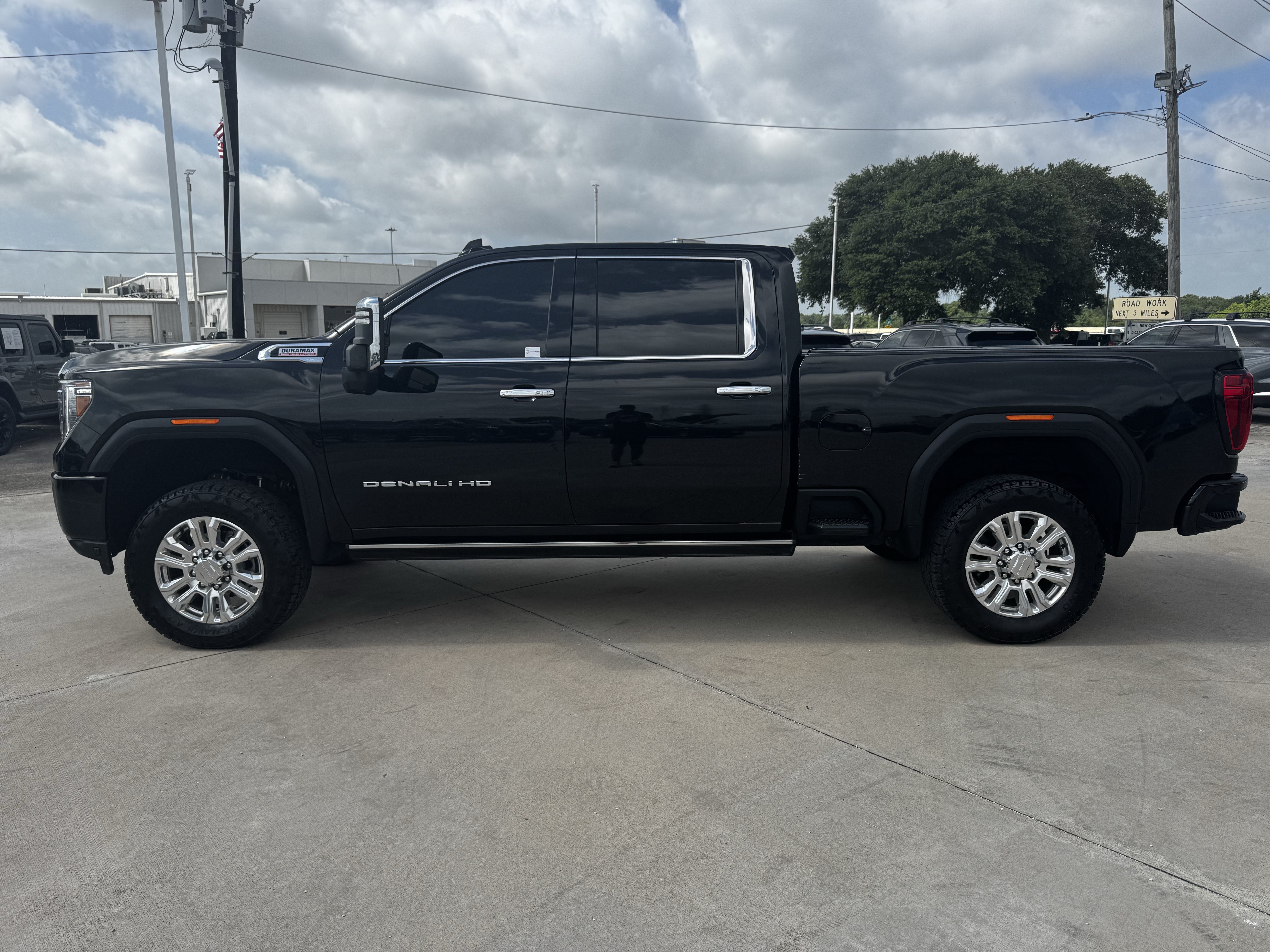 Used 2022 GMC Sierra 2500 Denali w/ Denali Ultimate Package AWD/4WD image 7