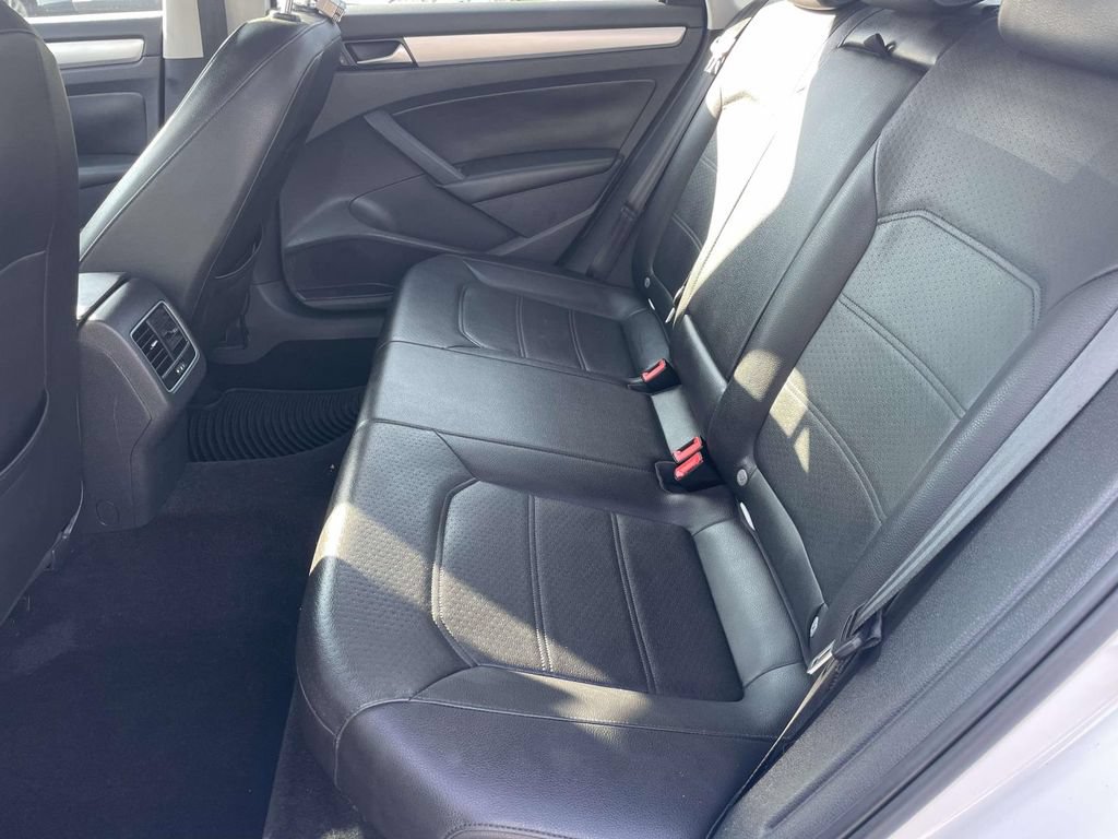 Used 2013 Volkswagen Passat TDI SE FWD image 12