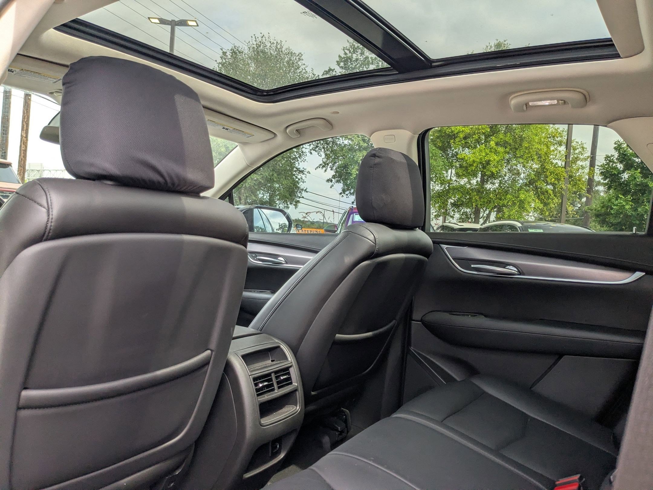 Used 2018 Cadillac XT5 Luxury w/ Driver Awareness Package FWD image 24