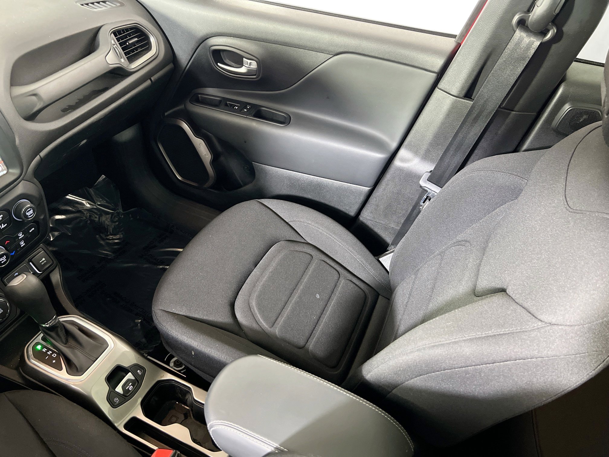 Used 2022 Jeep Renegade Latitude w/ Sun/Sound Group image 24