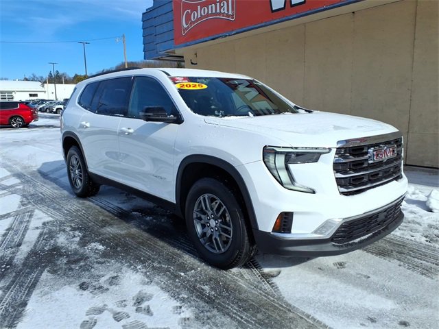 Used 2025 GMC Acadia Elevation image 2