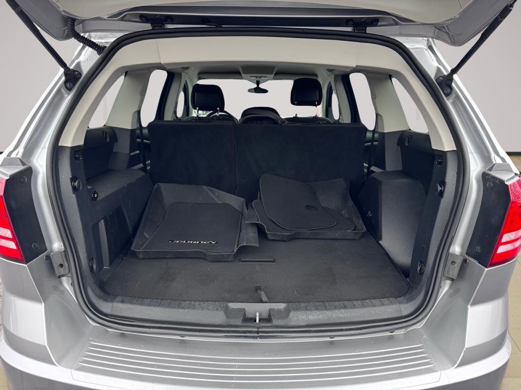 Used 2017 Dodge Journey SE image 35